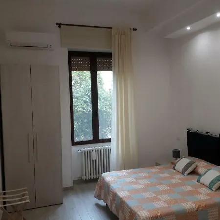 Rosa Del Salento Couette-café 3*