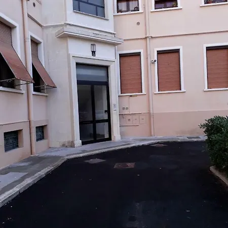 Rosa Del Salento ベッド・アンド・ブレックファスト 3*